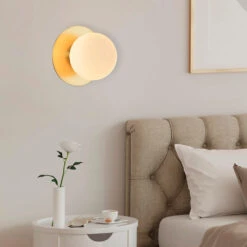 Applique En Metal Doré Et Verre Laiton D18cm Blanc - Manor 11 Applique En Metal Doré Et Verre Laiton D18cm Blanc - Manor -Magasin Général Pour La Maison applique en metal dore et verre laiton d18cm blanc manor 622503 622503 FRN04 WEB 1