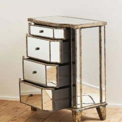 Commode En Bois Miroir Patine 4 Tiroirs H88cm 8 Commode En Bois Miroir Patine 4 Tiroirs H88cm -Magasin Général Pour La Maison commode en bois miroir patine 4 tiroirs h88cm 24212 24212 SITU02 WEB 1