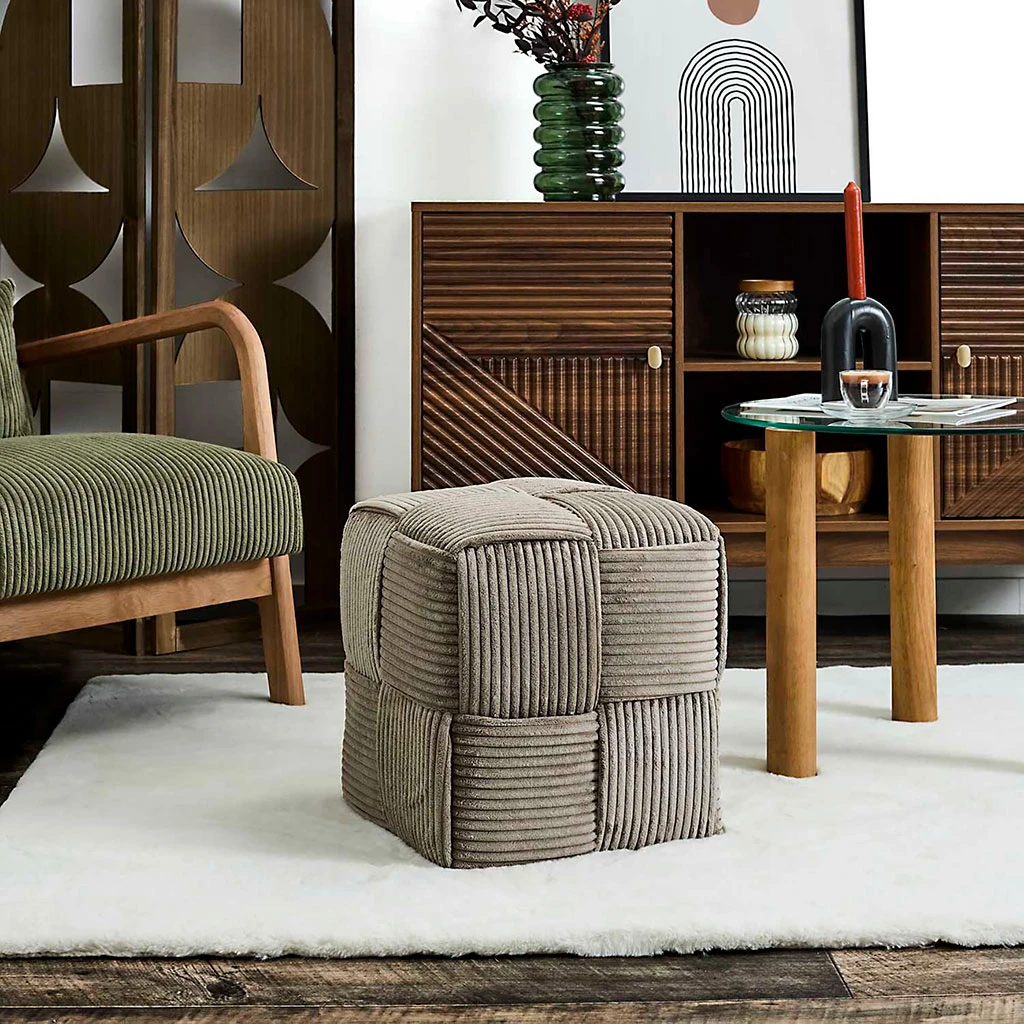 Pouf En Tissu Côtelé Tressé Taupe - Scarlett 2 Pouf En Tissu Côtelé Tressé Taupe - Scarlett – Image 2