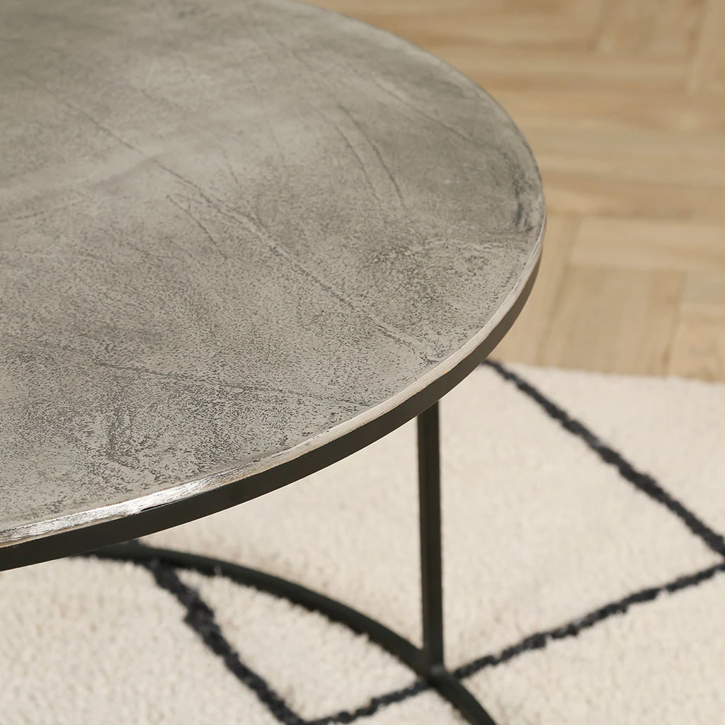 Lot De 2 Table Gigogne En Aluminium Et Fer Argenté - Felia 6 Lot De 2 Table Gigogne En Aluminium Et Fer Argenté - Felia – Image 6