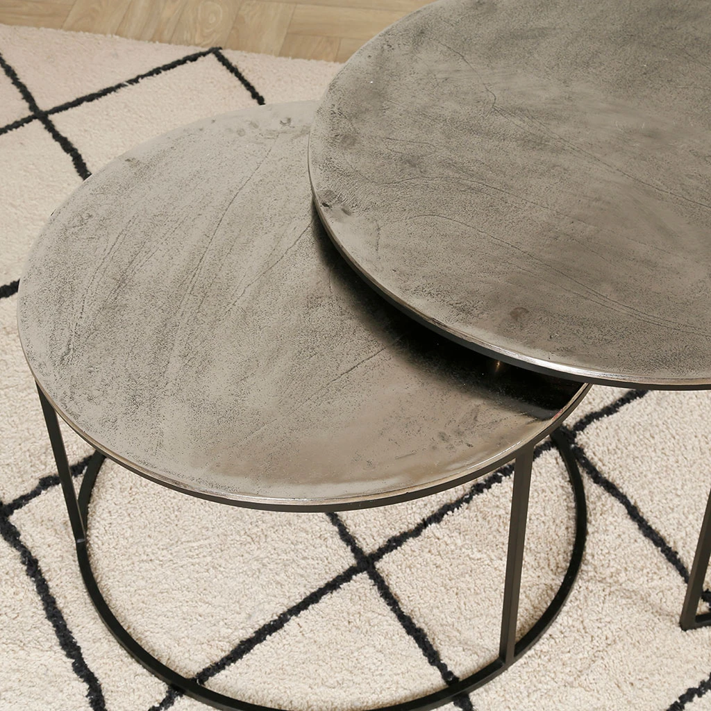 Lot De 2 Table Gigogne En Aluminium Et Fer Argenté - Felia 8 Lot De 2 Table Gigogne En Aluminium Et Fer Argenté - Felia – Image 8