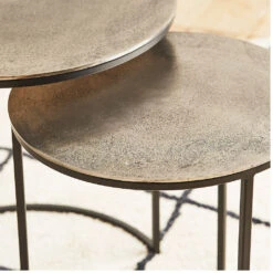 Table D'appoint Gigogne (x2) En Fer Argent - Felia -Magasin Général Pour La Maison table d appoint gigogne x2 en fer argent felia 36479 36479 SITU02 WEB 1