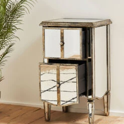 Table De Chevet Baroque En Bois Et Miroir 2 Tiroirs - Bois Miroir 8 Table De Chevet Baroque En Bois Et Miroir 2 Tiroirs - Bois Miroir -Magasin Général Pour La Maison table de chevet baroque en bois et miroir 2 tiroirs bois miroir 22276 22276 SITU02 WEB 1